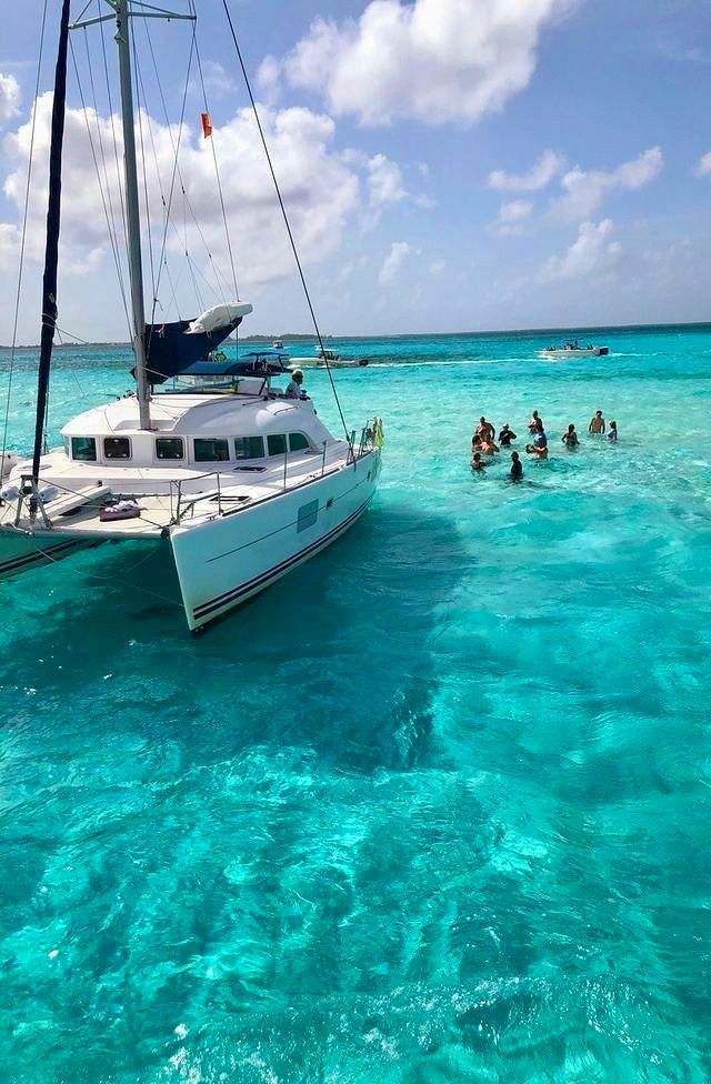 Salida en barco hacia Isla Saona desde la zona de Bayahibe